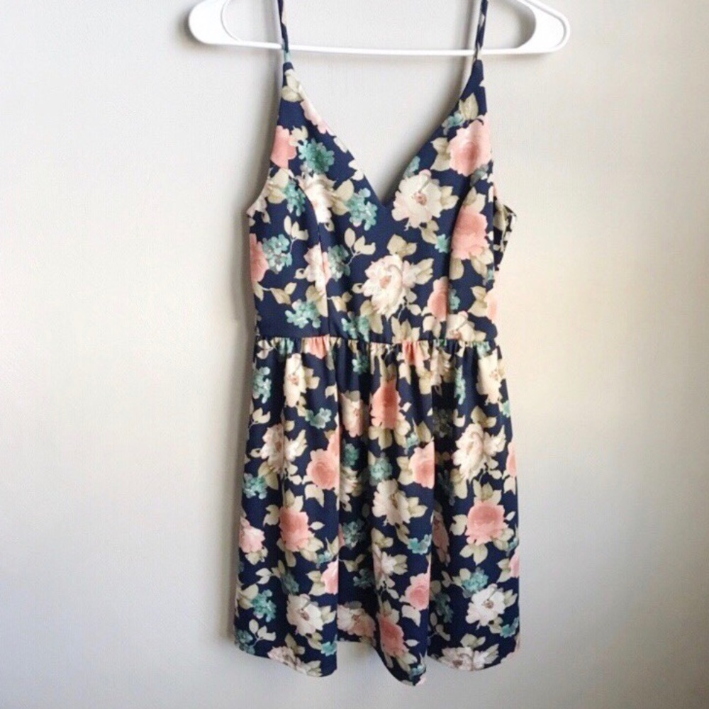 💫3/$12 Floral sundress size S